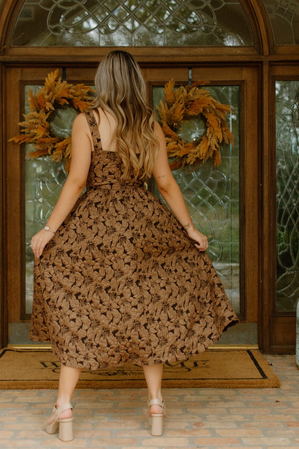 Brown Bow Detail Textured Midi Dress - Image 6